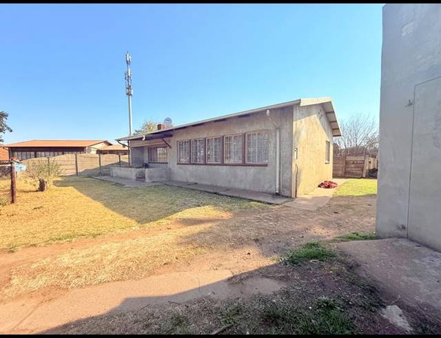 10 BEDROOM HOUSE FOR SALE IN VANDERBIJLPARK CW 5
